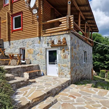 Alojamento de Turismo Selvagem троє поросят