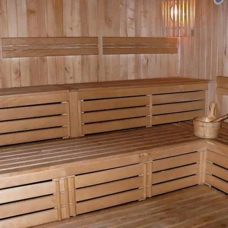 троє поросят بيت خشبي سلافسكي